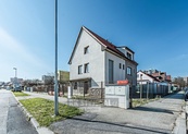 Rodinný dům se 3 byty a zahradou, České Budějovice, cena 13500000 CZK / objekt, nabízí RK Stejskal & Šandera s.r.o.
